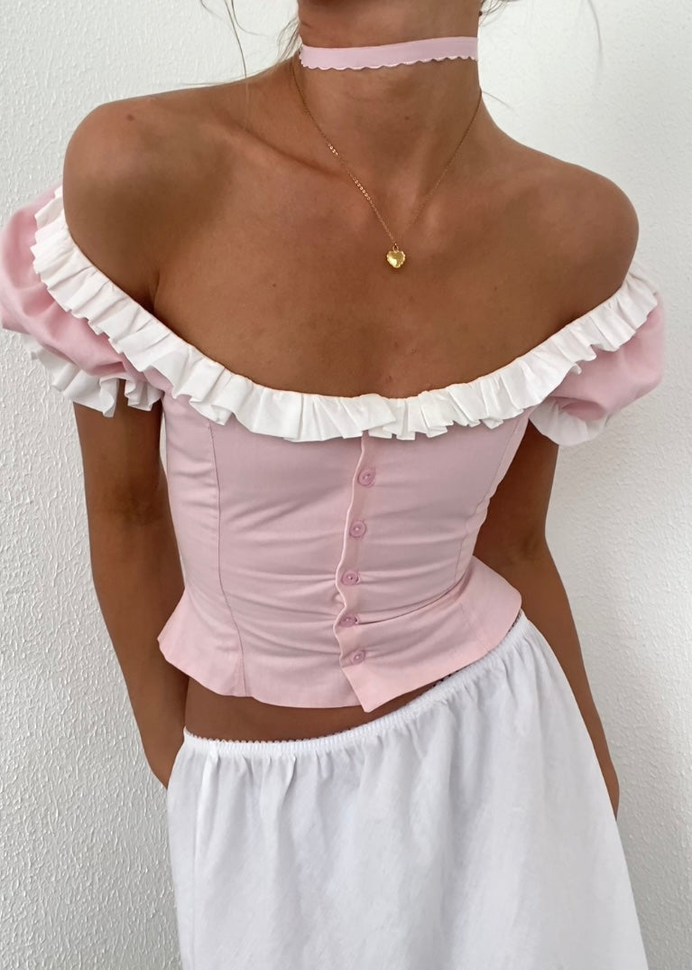 Delicate Ruffle top in pink with puffed sleeve