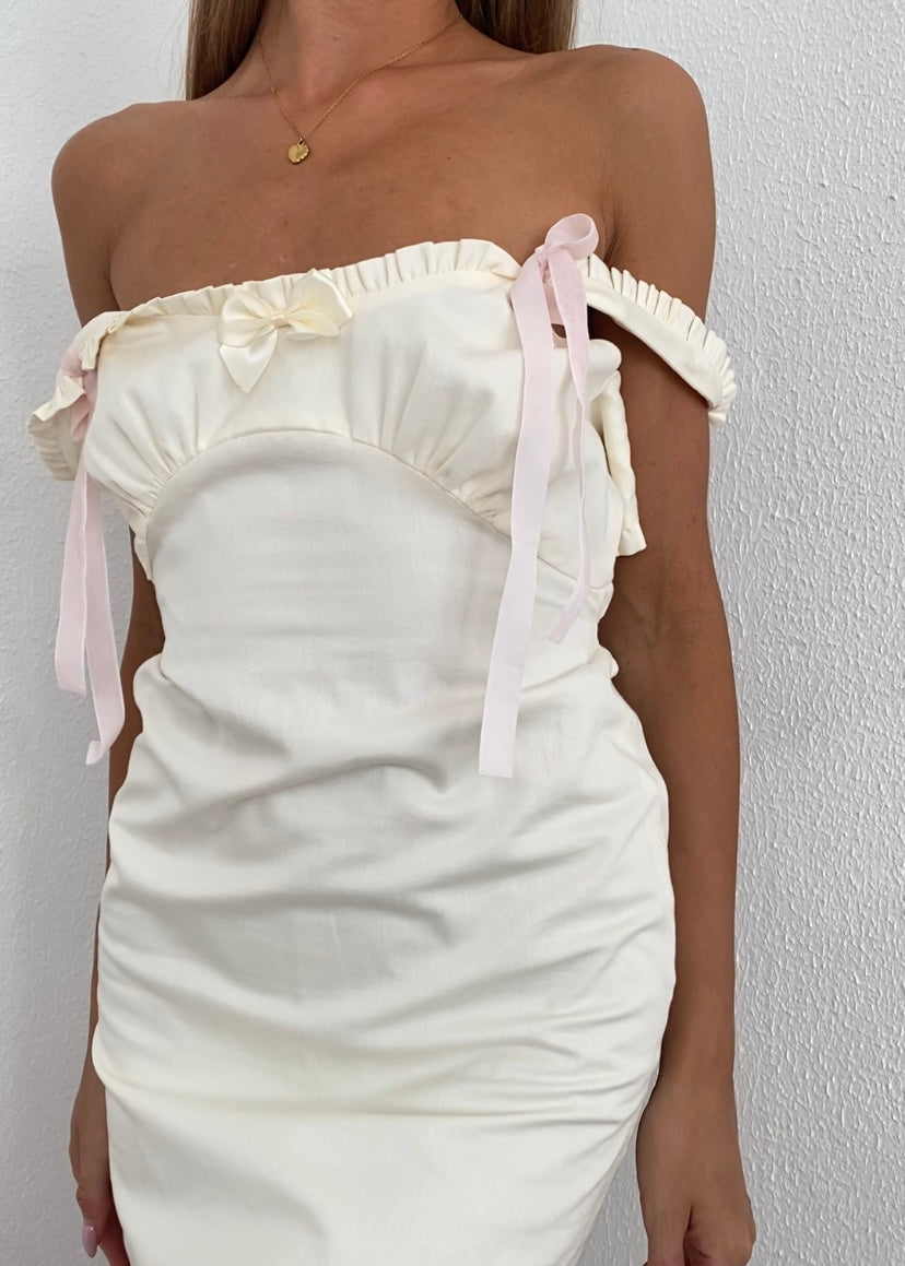 The Vanilla Dress in light cream